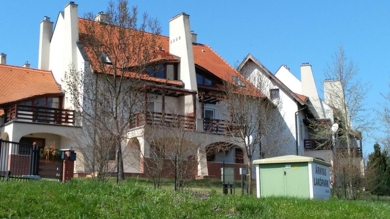 Modor Apartman Alsópáhok 外观 照片